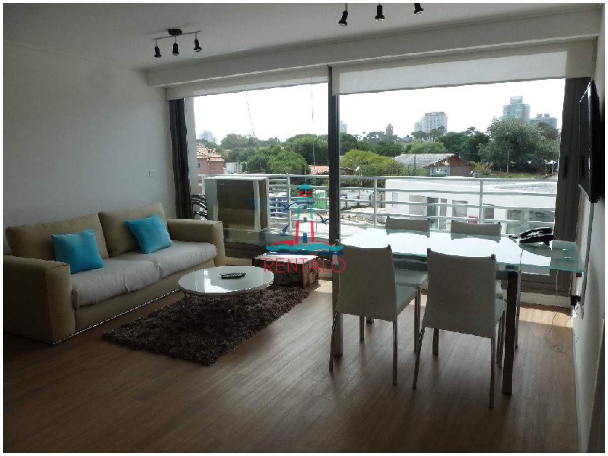 Apartamento ID.85 - Alquiler temporal de apartamento de dos dormitorios con dos baños en Playa Mansa, Punta del Este