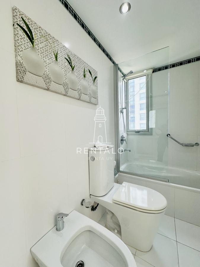 Apartamento ID.879 - Apartamento en venta 3 Dormitorios más Dependencia Punta del este playa brava, Torre Le Parc