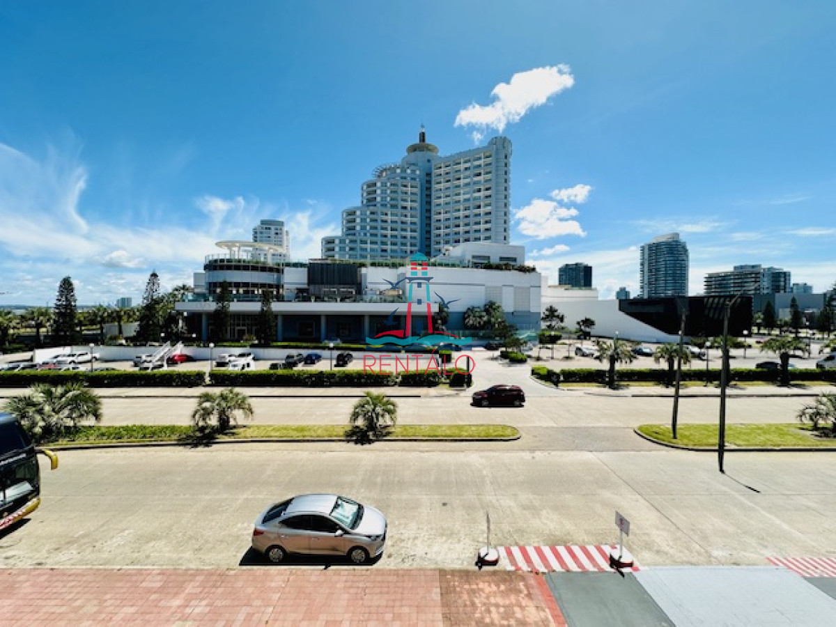 Apartamento ID.61 - Venta de apartamento de 3 dormitorios y 2 baños a metros del Mar en Playa Mansa