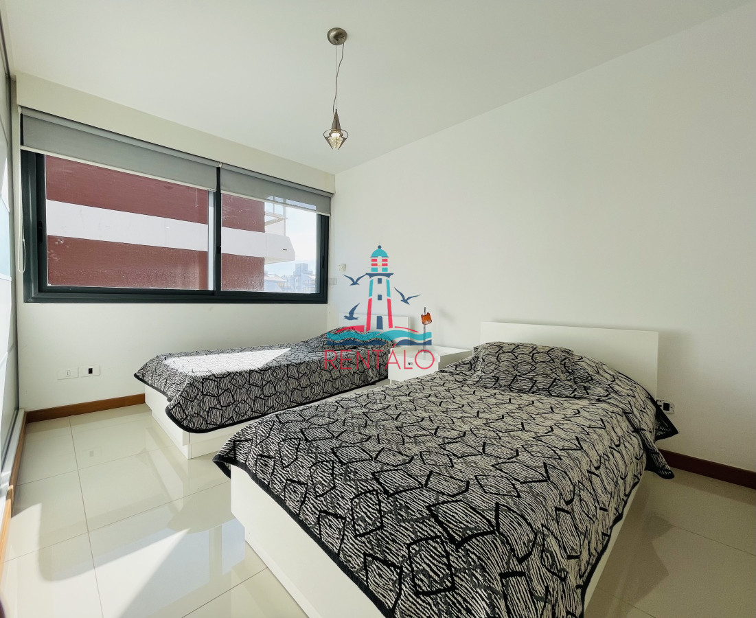 Apartamento ID.707 - Apartamento de 2 Dormitorios en Punta del este con Parrillero Frente a Playa Brava, Punta del Este