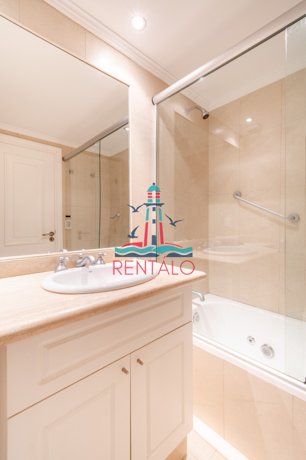 Apartamento ID.100 - Apartamento en venta 3 dormitorios en Punta del este playa Brava