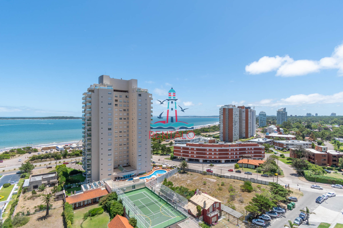 Apartamento ID.588 - Venta de Excelente Apartamento de 3 Dormitorios con Vista al Mar, Playa Mansa, Punta del Este