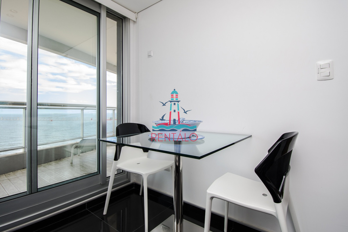 Apartamento ID.557 - Apartamento de 3 Dormitorios + Dependencia y Parrillero en Frente a Playa Brava, Punta del Este