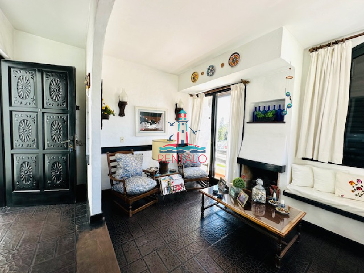 Apartamento ID.61 - Venta de apartamento de 3 dormitorios y 2 baños a metros del Mar en Playa Mansa