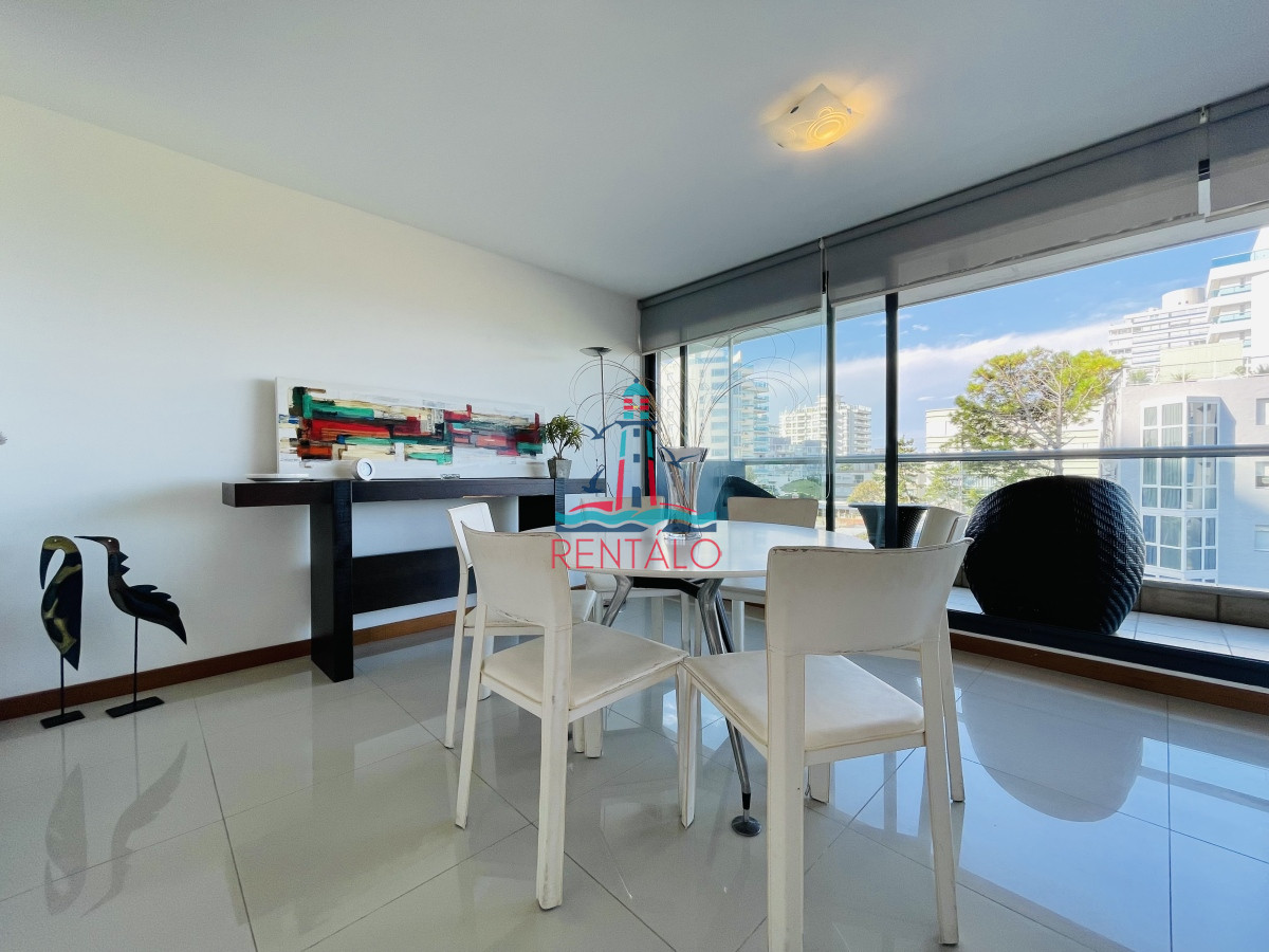 Apartamento ID.707 - Apartamento de 2 Dormitorios en Punta del este con Parrillero Frente a Playa Brava, Punta del Este