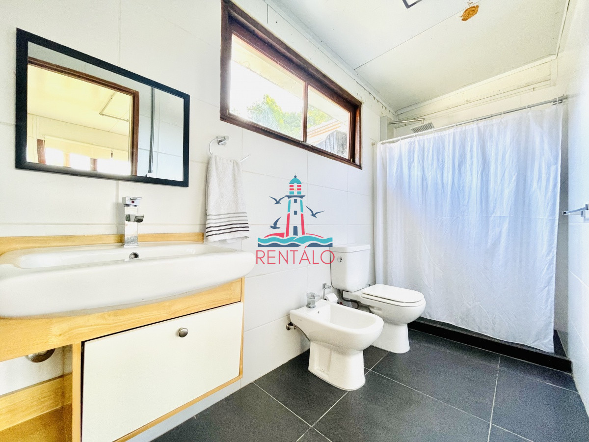 Casa ID.109 - En venta Casa de 2 Dormitorios, Piscina Climatizada y Parrillero en La Barra, Alquiler Anual e Invernal