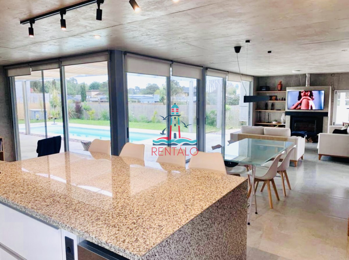 Casa ID.472 - Moderna Casa de 4 Dormitorios y Piscina Climatizada en Barrio Privado, Punta del Este