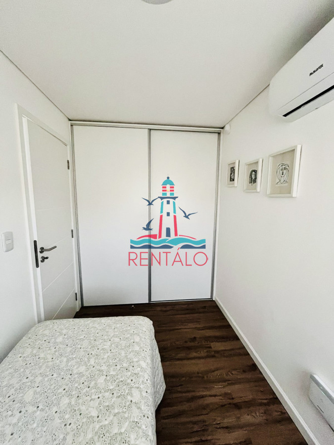Casa ID.614 - Casa de 4 Dormitorios en venta en Punta del este  Piscina Climatizada y Parrillero en Punta Ballena, Barrio Semi Privado