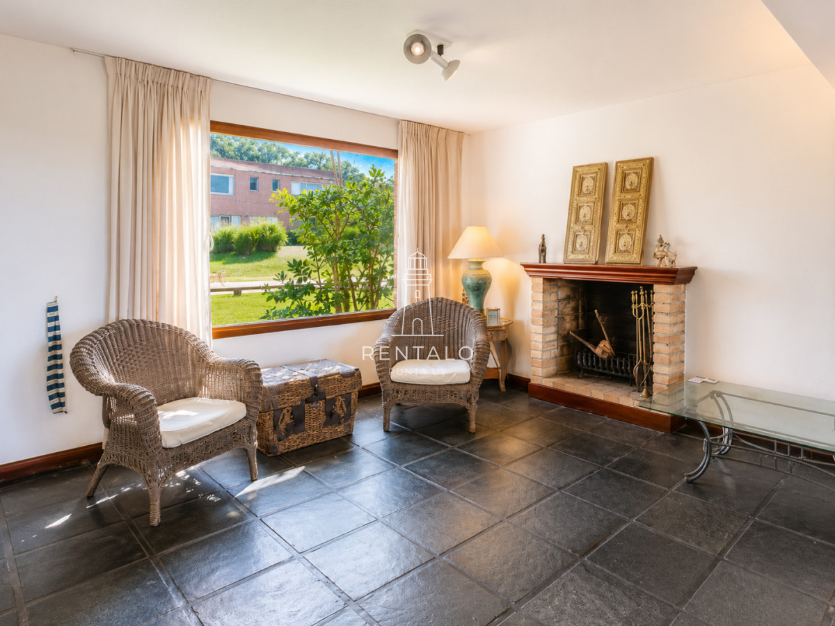 Casa ID.1221 - Excelente Casa de 4 Dormitorios con Vista al Mar y Piscina en Montoya, La Barra