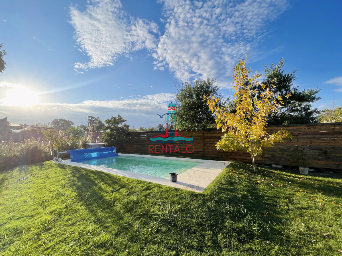 Casa ID.109 - En venta Casa de 2 Dormitorios, Piscina Climatizada y Parrillero en La Barra, Alquiler Anual e Invernal