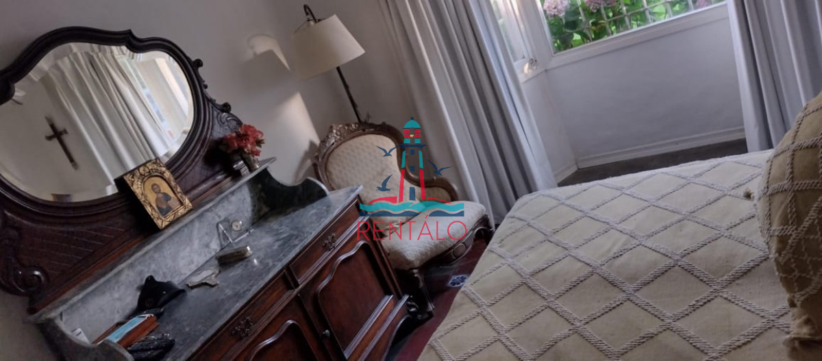Casa ID.469 - Casa de 3 Dormitorios más Dependencia y Piscina, en Aidy Grill Punta del Este, Ubicada a pasos del Mar
