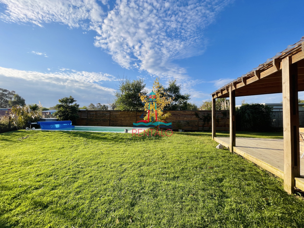 Casa ID.109 - En venta Casa de 2 Dormitorios, Piscina Climatizada y Parrillero en La Barra, Alquiler Anual e Invernal
