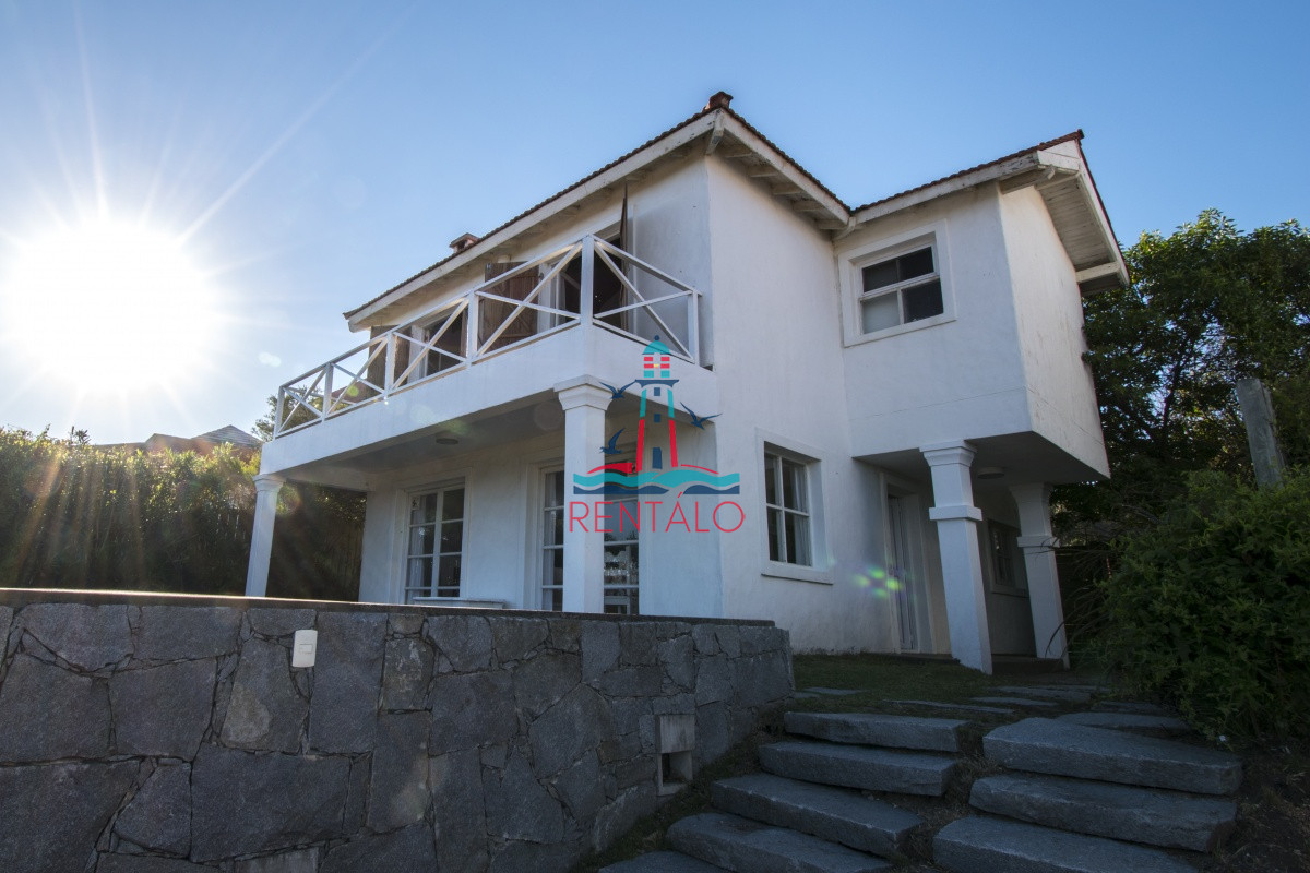 Casa ID.247 - Casa de 4 Dormitorios con Piscina y Parrillero en Montoya, La Barra