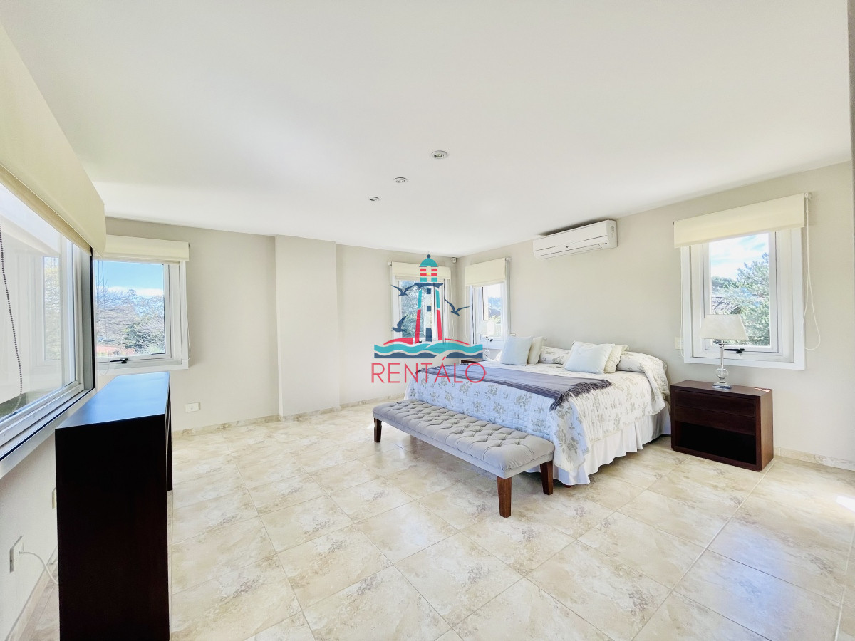 Casa ID.505 - Excelente Casa de 4 Dormitorios, Piscina Climatizada y Barbacoa en Pinares, Punta del Este