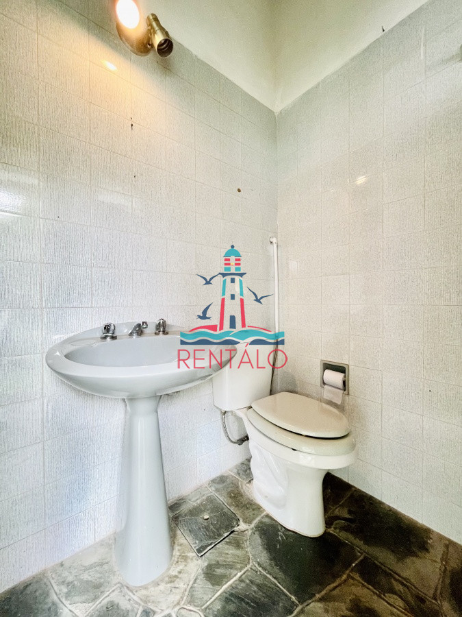 Casa ID.231 - Alquiler Anual, Casa de 4 Dormitorios, Parrillero y Piscina a pocos metros del Mar, Playa Mansa