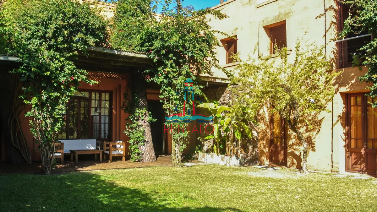 Casa ID.730 - Casa en punta del este de 5 Dormitorios, Piscina y Barbacoa en Barrio Privado, Punta del Este