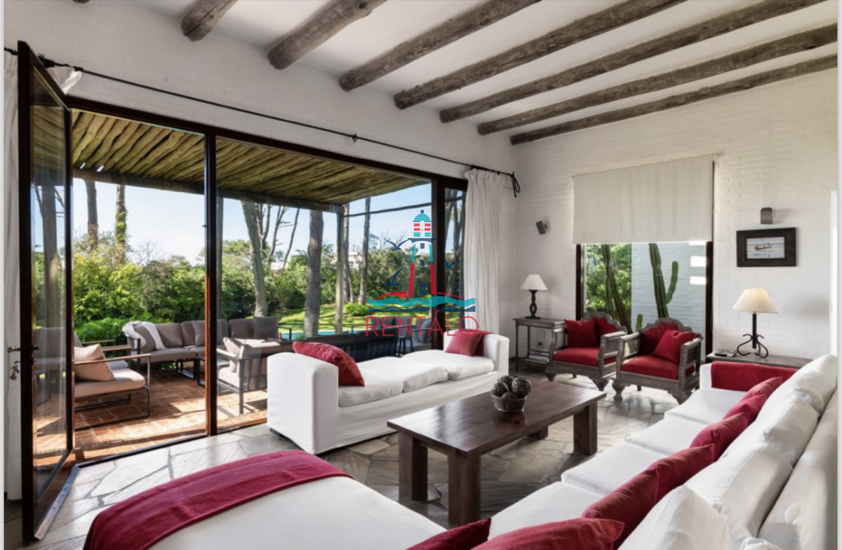 Casa ID.304 - Excelente casa de 5 dormitorios mas dependencia y gran parque a 200 metros de la Playa de Montoya en alquiler de temporada