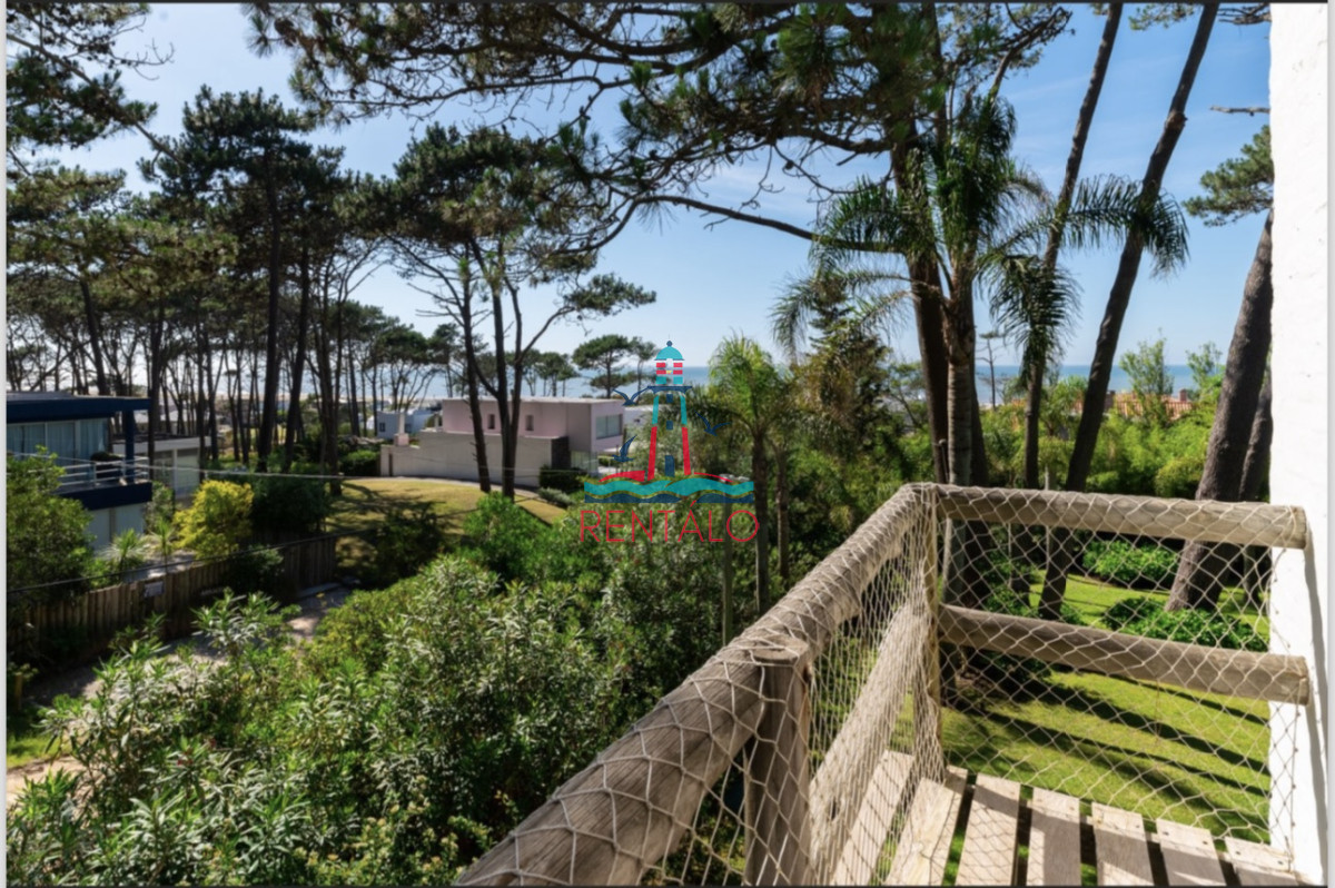 Casa ID.304 - Excelente casa de 5 dormitorios mas dependencia y gran parque a 200 metros de la Playa de Montoya en alquiler de temporada