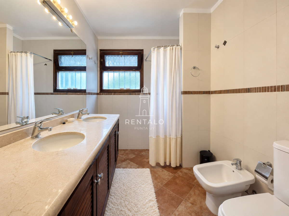Casa ID.618 - Alquiler de casa en Punta del este 3 dormitorios 