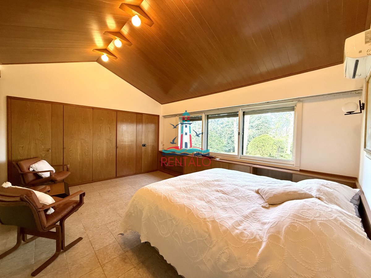 Casa ID.606 - Casa en alquiler de temporada con 4 suites más dependencia en 4500 m2 piscina y parrillero 