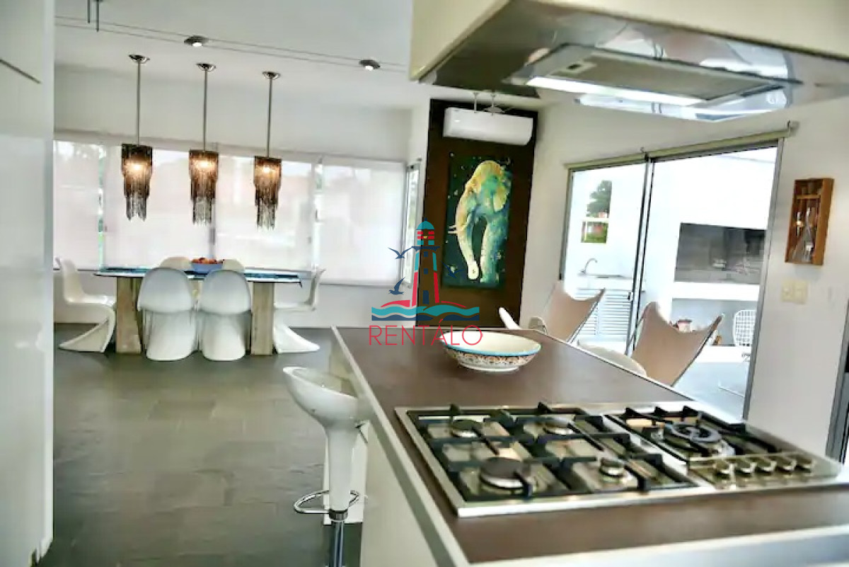 Casa ID.506 - Casa en alquiler en Manantiales punta del este 4 dormitorios con piscina