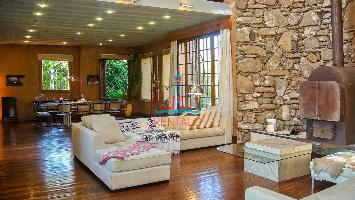 Casa ID.730 - Casa en punta del este de 5 Dormitorios, Piscina y Barbacoa en Barrio Privado, Punta del Este