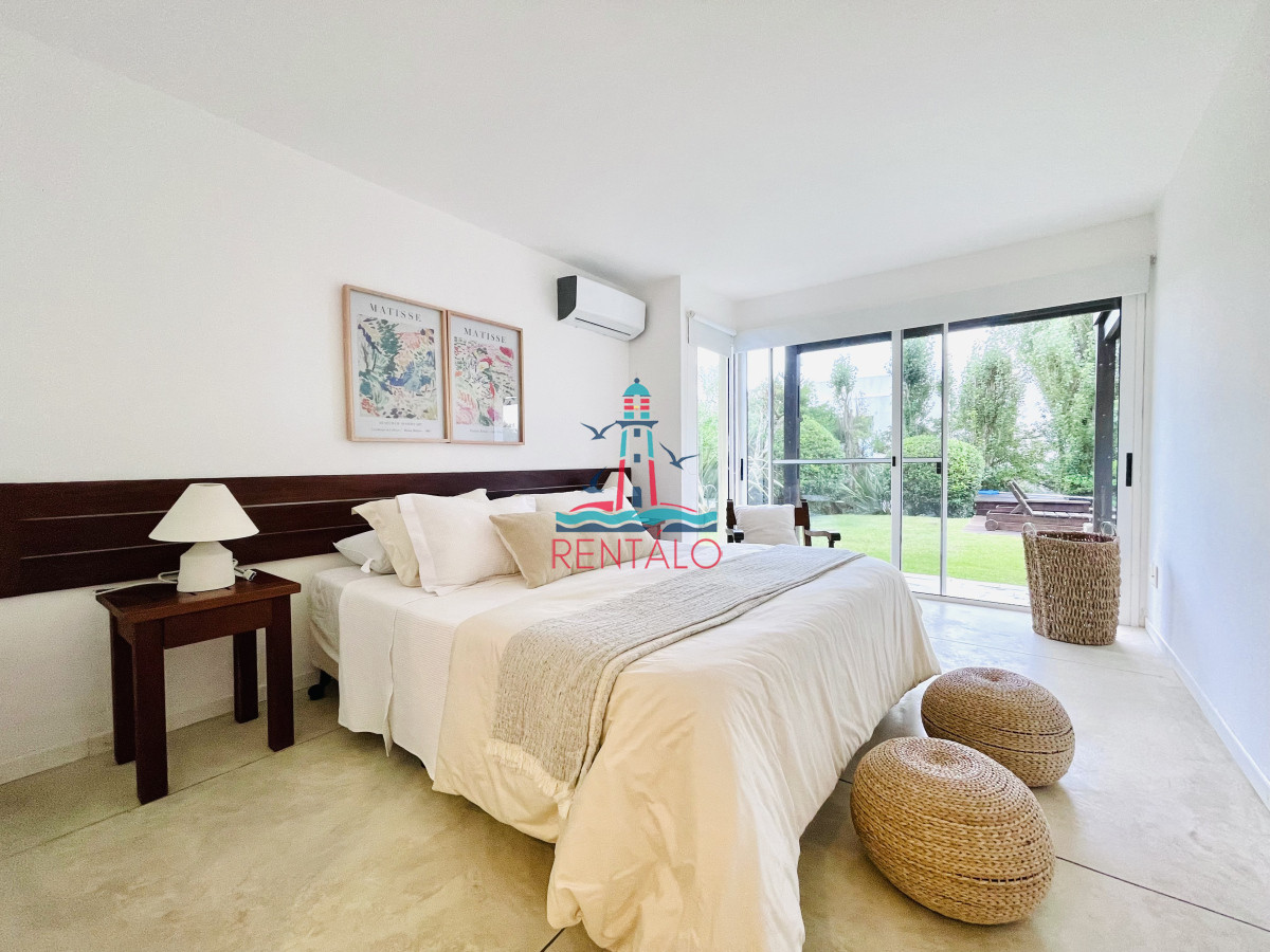 Casa ID.237 - Casa en venta de 5 Dormitorios en Manantiales, Punta del Este