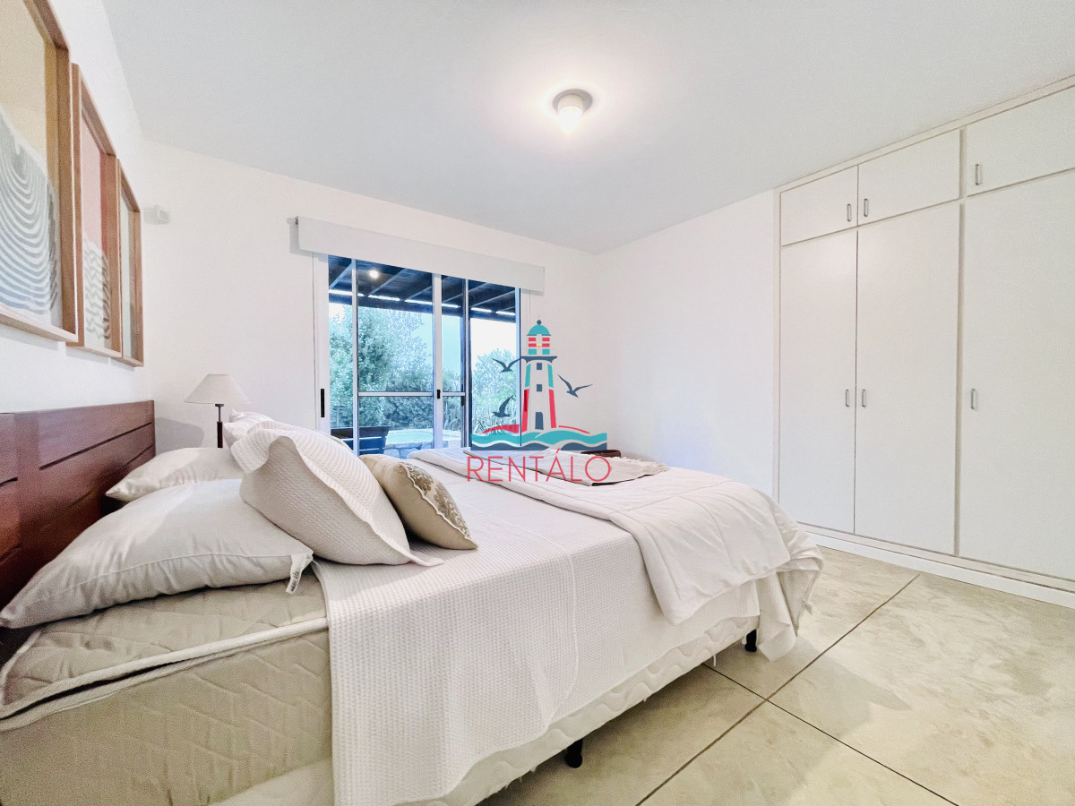 Casa ID.237 - Casa en venta de 5 Dormitorios en Manantiales, Punta del Este