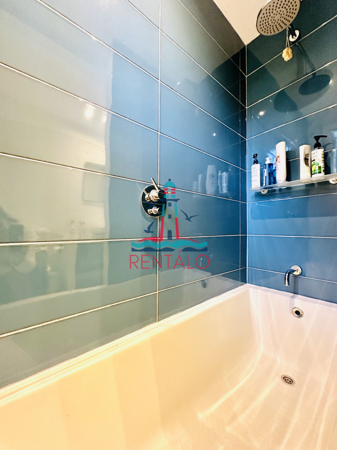 Casa ID.471 - Espectacular Casa Moderna de 5 Dormitorios con Piscina Climatizada en Alquiler de Temporada