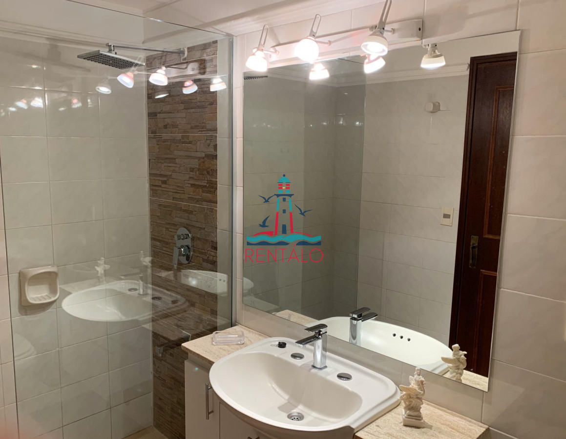 Casa ID.303 - Casa de 5 dormitorios en venta Punta del este 