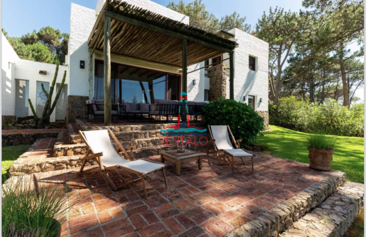 Casa ID.304 - Excelente casa de 5 dormitorios mas dependencia y gran parque a 200 metros de la Playa de Montoya en alquiler de temporada