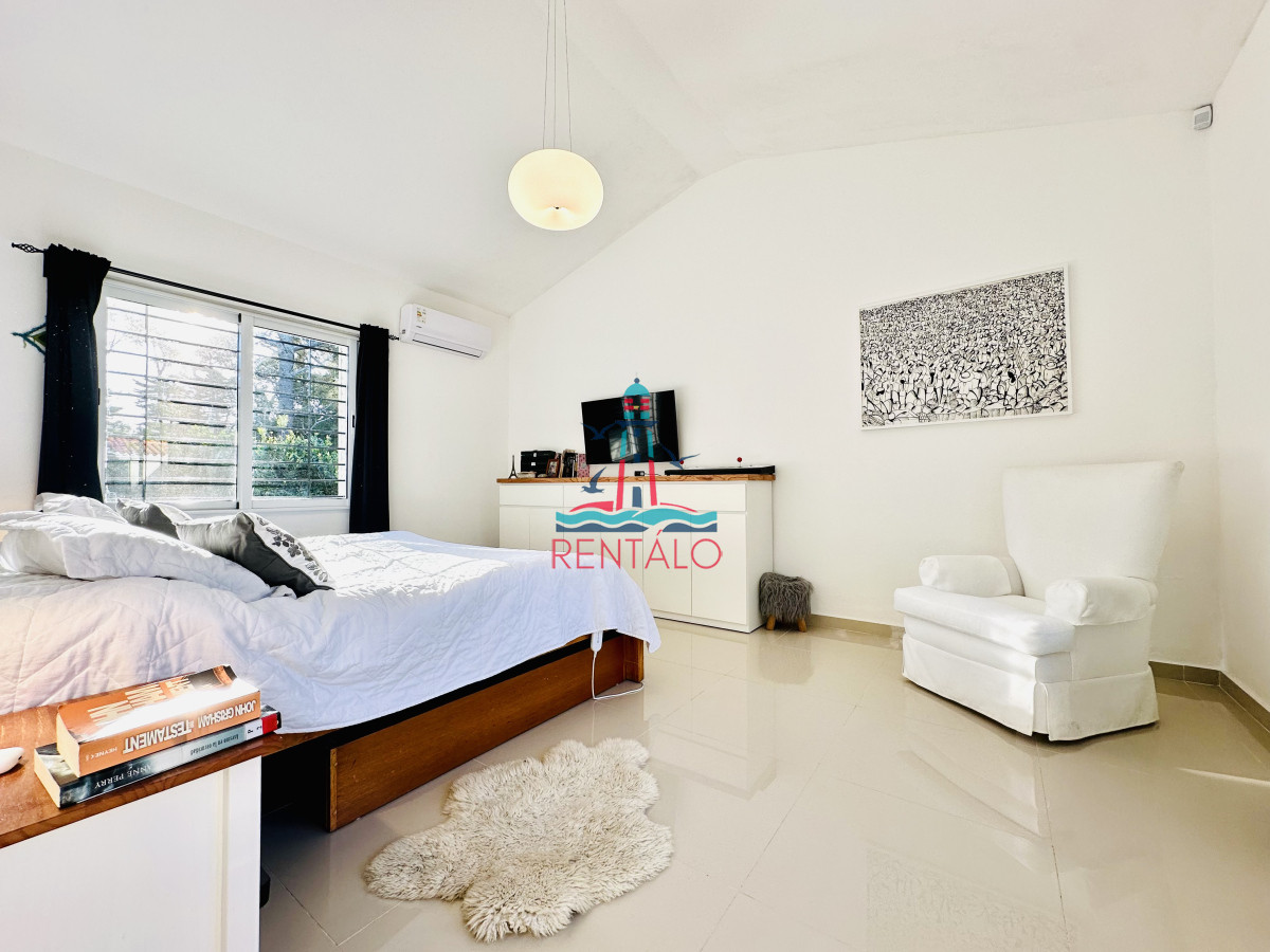 Casa ID.471 - Espectacular Casa Moderna de 5 Dormitorios con Piscina Climatizada en Alquiler de Temporada