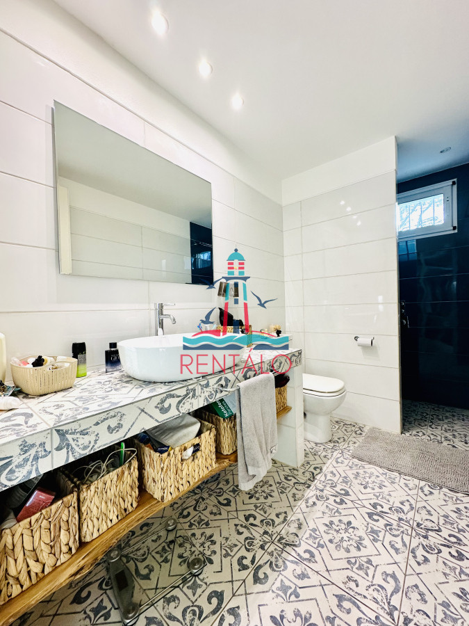 Casa ID.471 - Espectacular Casa Moderna de 5 Dormitorios con Piscina Climatizada en Alquiler de Temporada