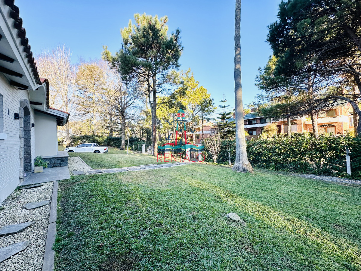 Casa ID.471 - Espectacular Casa Moderna de 5 Dormitorios con Piscina Climatizada en Alquiler de Temporada