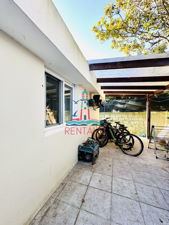 Casa ID.471 - Espectacular Casa Moderna de 5 Dormitorios con Piscina Climatizada en Alquiler de Temporada