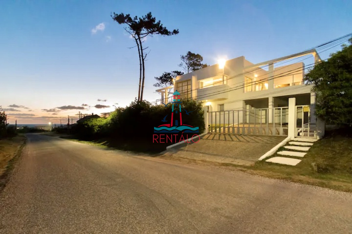Casa ID.506 - Casa en alquiler en Manantiales punta del este 4 dormitorios con piscina