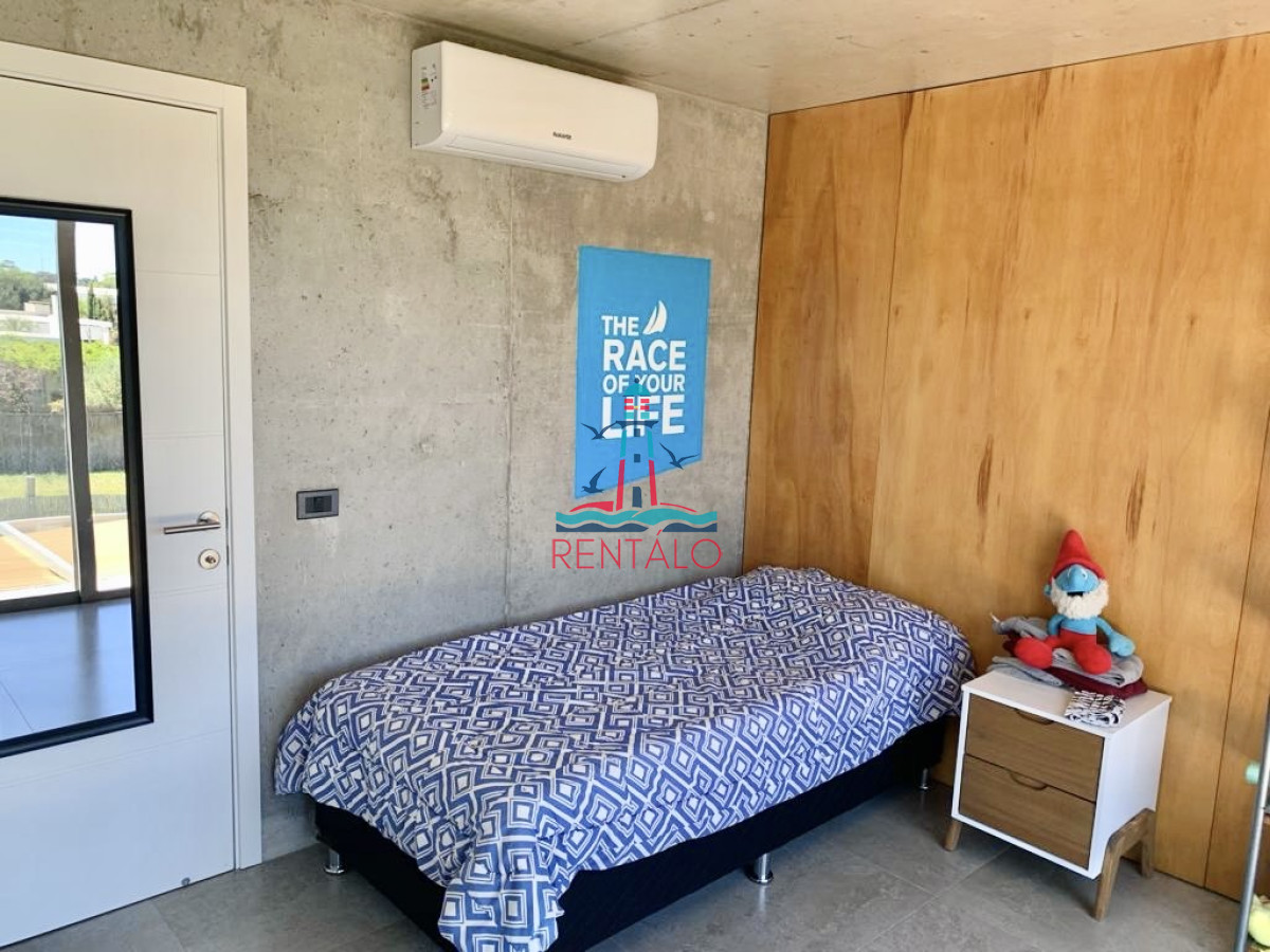 Casa ID.472 - Moderna Casa de 4 Dormitorios y Piscina Climatizada en Barrio Privado, Punta del Este