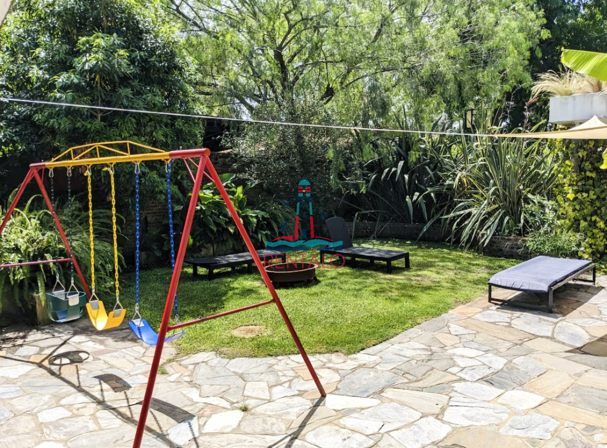 Casa ID.470 - Muy Buena Casa de 3 Dormitorios, Piscina y Parrillero en Playa Mansa, Alquiler de Temporada