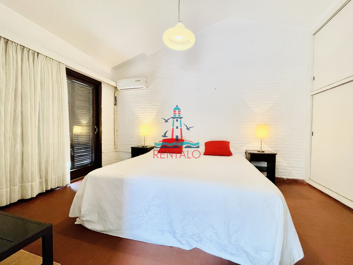 Casa ID.231 - Alquiler Anual, Casa de 4 Dormitorios, Parrillero y Piscina a pocos metros del Mar, Playa Mansa