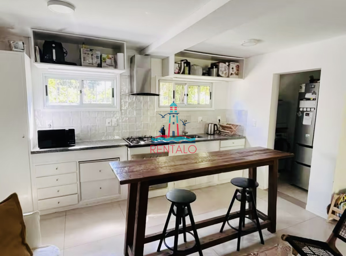 Casa ID.470 - Muy Buena Casa de 3 Dormitorios, Piscina y Parrillero en Playa Mansa, Alquiler de Temporada