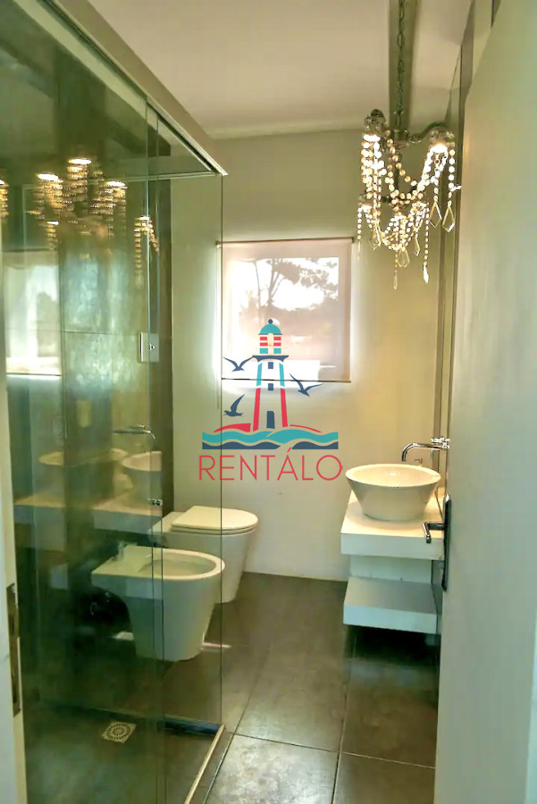 Casa ID.506 - Casa en alquiler en Manantiales punta del este 4 dormitorios con piscina