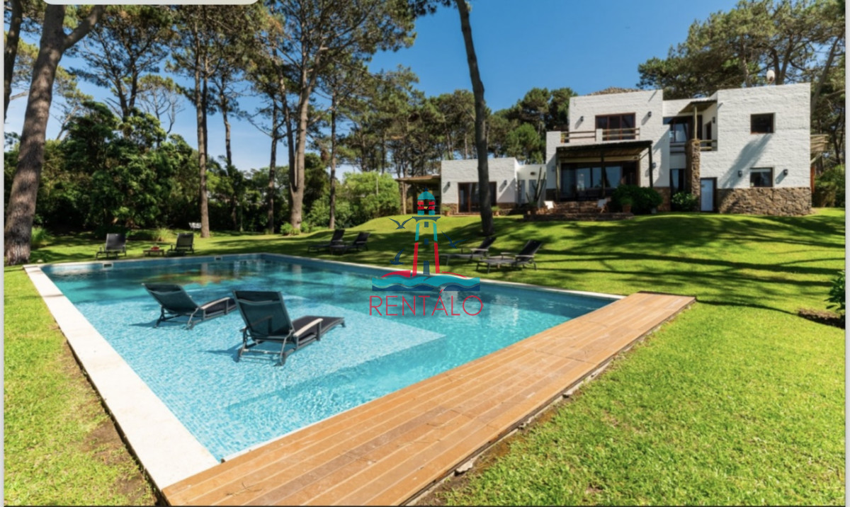 Casa ID.304 - Excelente casa de 5 dormitorios mas dependencia y gran parque a 200 metros de la Playa de Montoya en alquiler de temporada