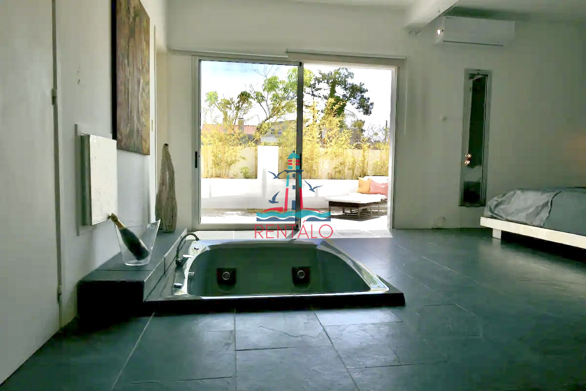 Casa ID.506 - Casa en alquiler en Manantiales punta del este 4 dormitorios con piscina