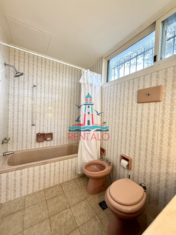 Casa ID.606 - Casa en alquiler de temporada con 4 suites más dependencia en 4500 m2 piscina y parrillero 