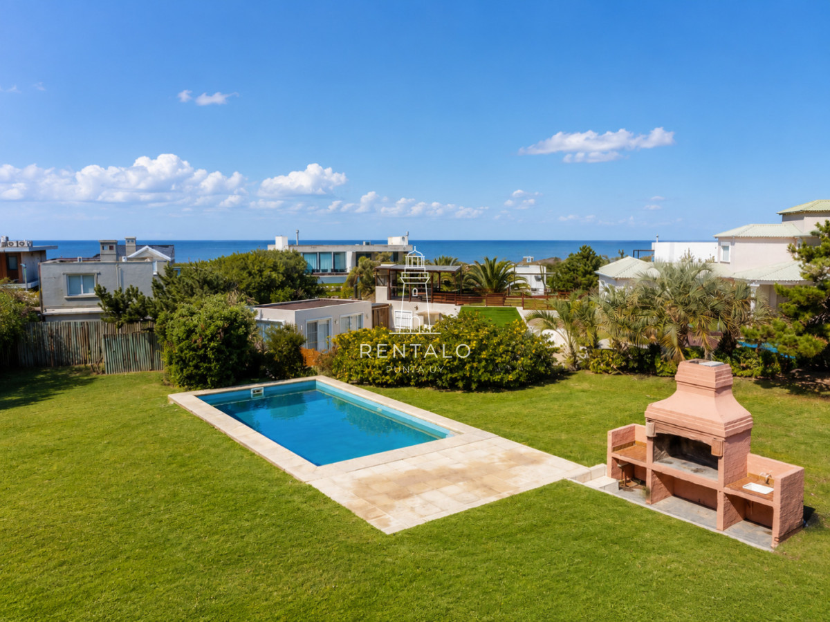 Casa ID.1221 - Excelente Casa de 4 Dormitorios con Vista al Mar y Piscina en Montoya, La Barra
