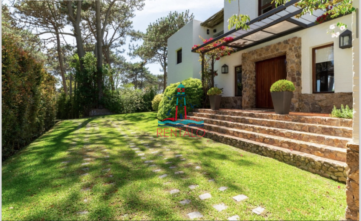 Casa ID.304 - Excelente casa de 5 dormitorios mas dependencia y gran parque a 200 metros de la Playa de Montoya en alquiler de temporada