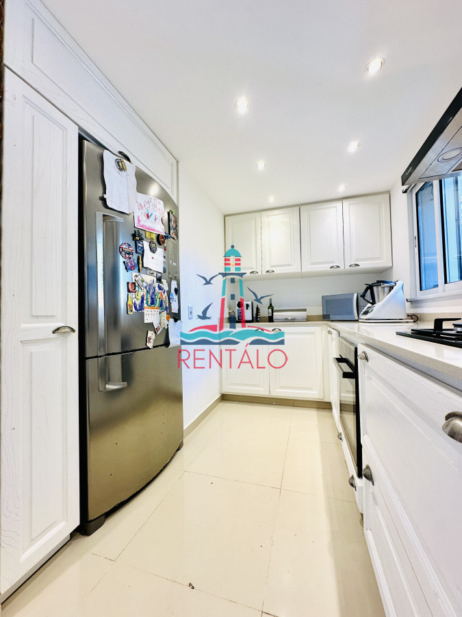 Casa ID.471 - Espectacular Casa Moderna de 5 Dormitorios con Piscina Climatizada en Alquiler de Temporada