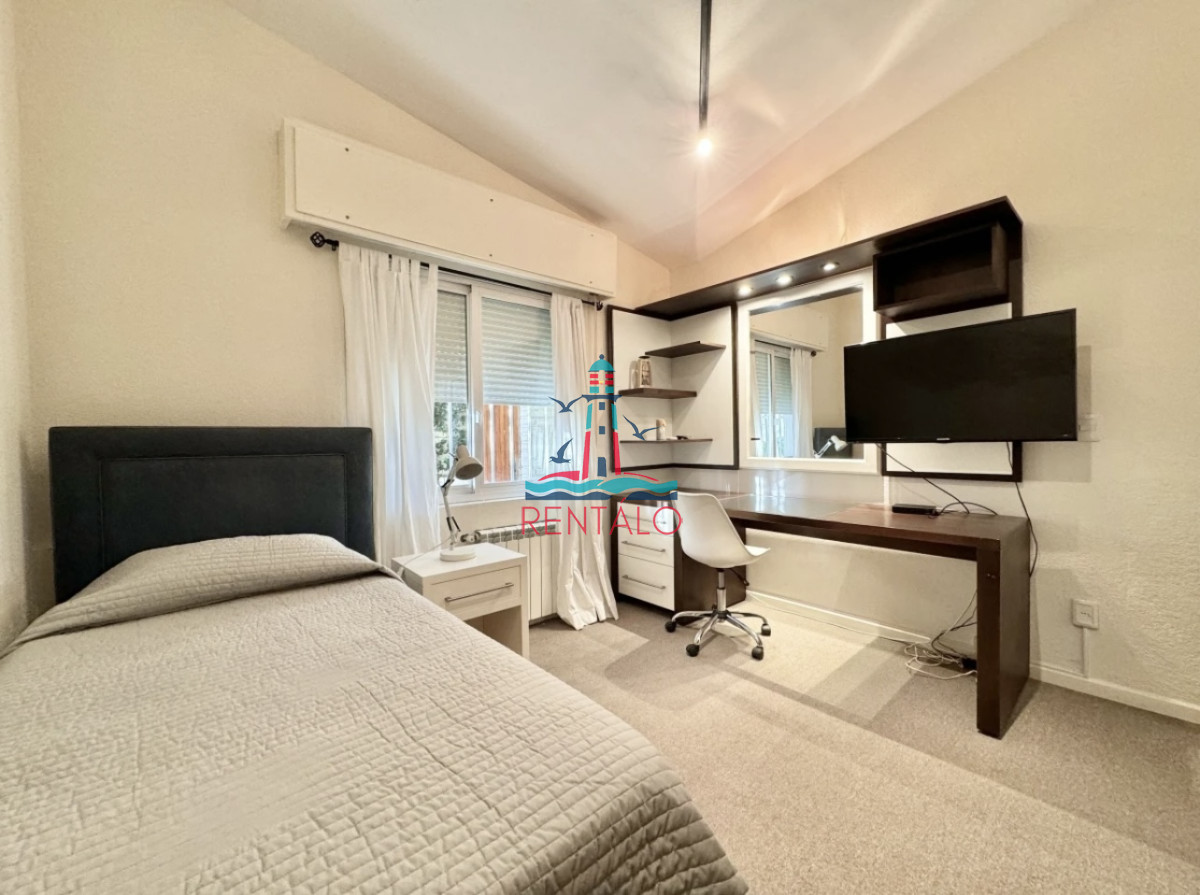 Casa ID.423 - Moderna Casa de 4 Dormitorios en Playa Mansa a 150 metros del Mar