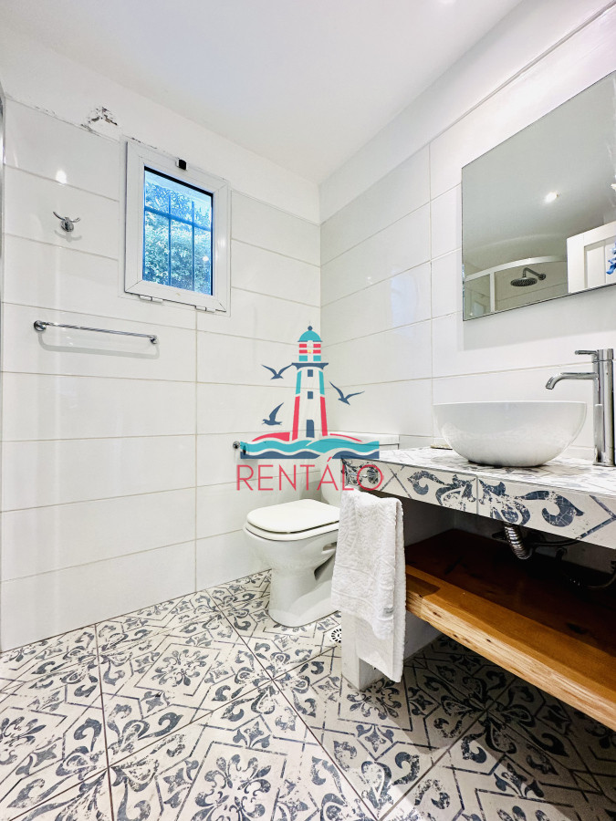 Casa ID.471 - Espectacular Casa Moderna de 5 Dormitorios con Piscina Climatizada en Alquiler de Temporada
