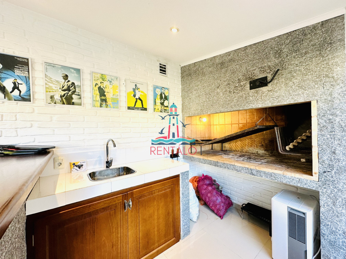 Casa ID.471 - Espectacular Casa Moderna de 5 Dormitorios con Piscina Climatizada en Alquiler de Temporada